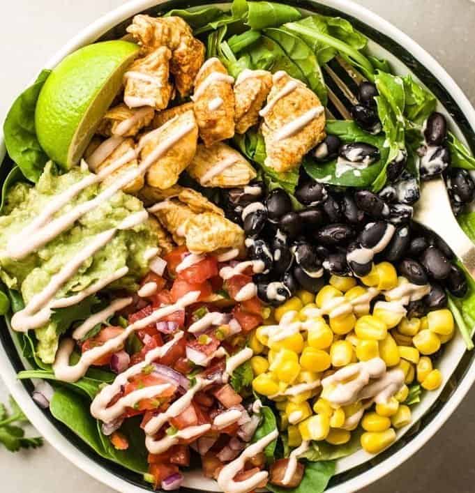 close up of southwestern chicken burrito bowls