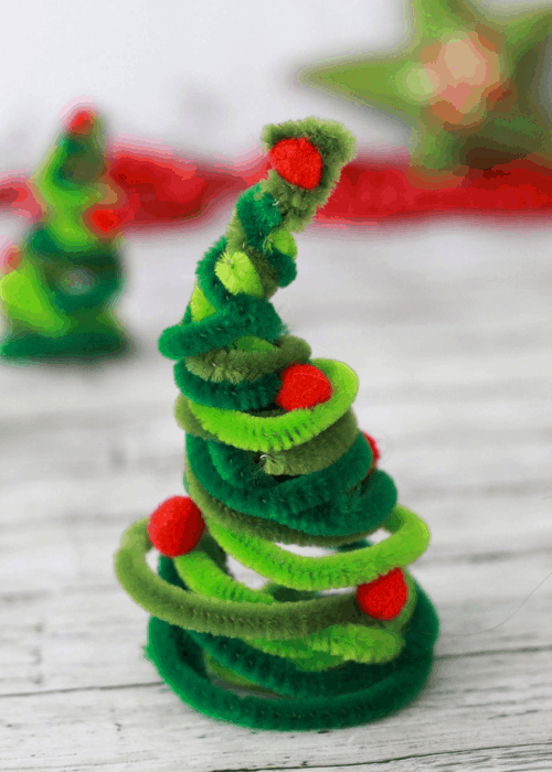 christmas tree made out of pipe cleaners