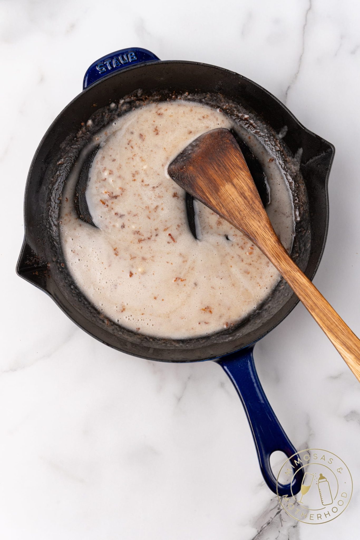 Easy Southern Country Gravy - Mimosas & Motherhood