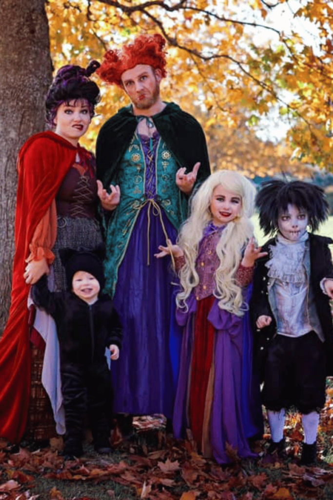 family dressed as Hocus Pocus